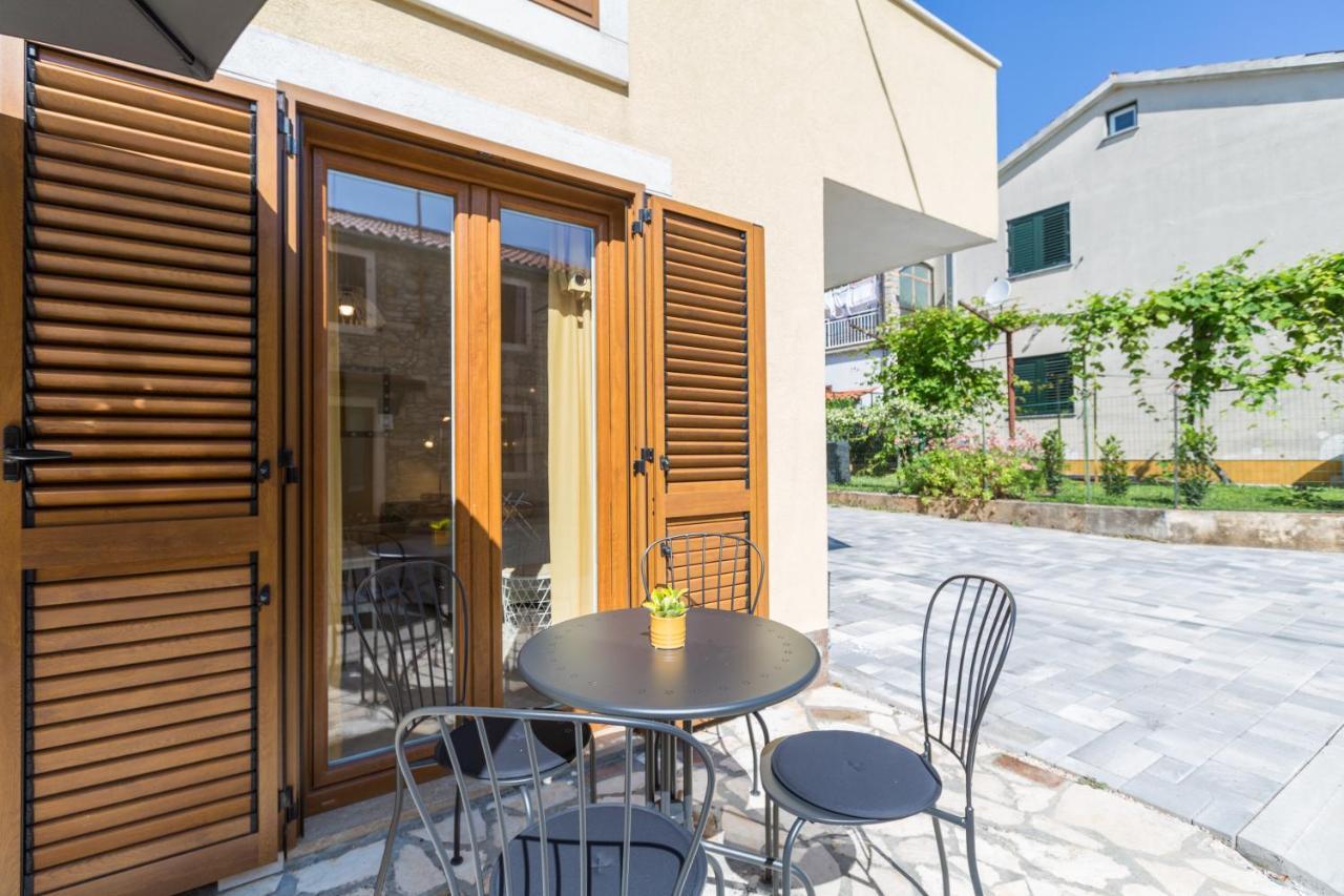 Apartments Agata Новиград Экстерьер фото